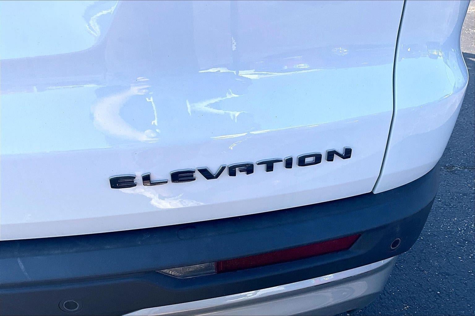 Used 2025 GMC Acadia Elevation FWD image 8