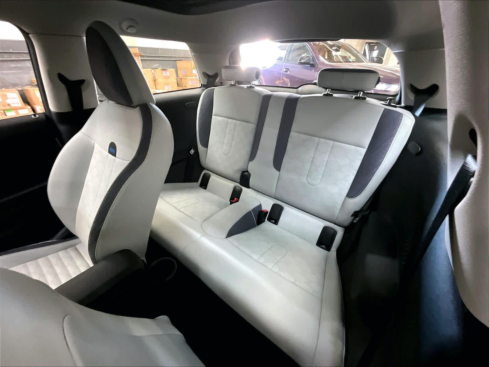 Used 2025 MINI Cooper 2-Door Hardtop FWD image 30