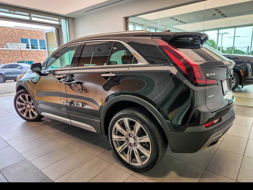 Used 2021 Cadillac XT4 Premium Luxury w/ Cold Weather Package AWD/4WD image 6