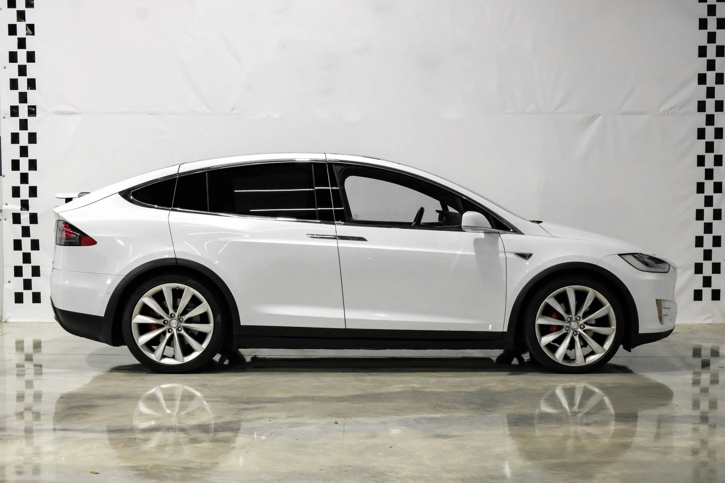 Used 2016 Tesla Model X P90D image 5