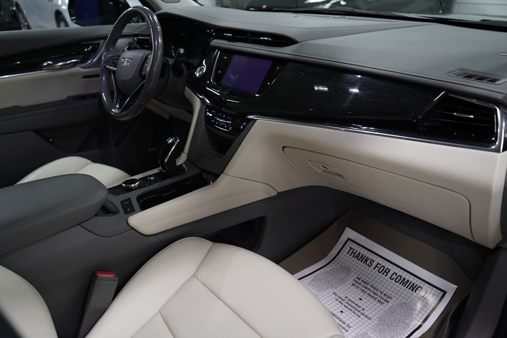 Used 2020 Cadillac XT6 Premium Luxury AWD/4WD image 31