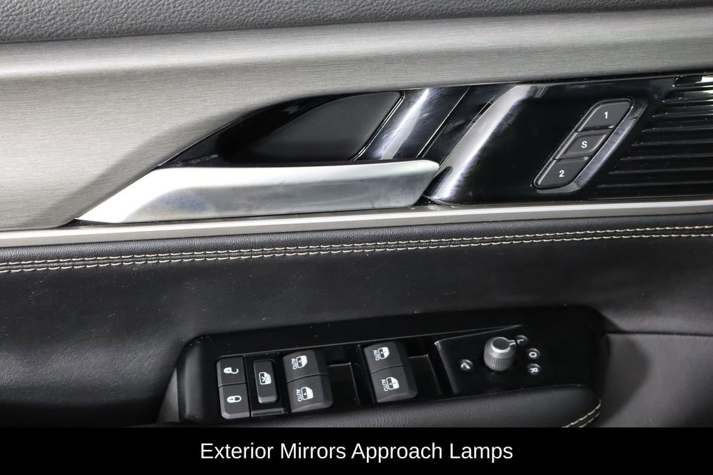 Used 2025 Jeep Wagoneer L Series II w/ Convenience Group I image 23