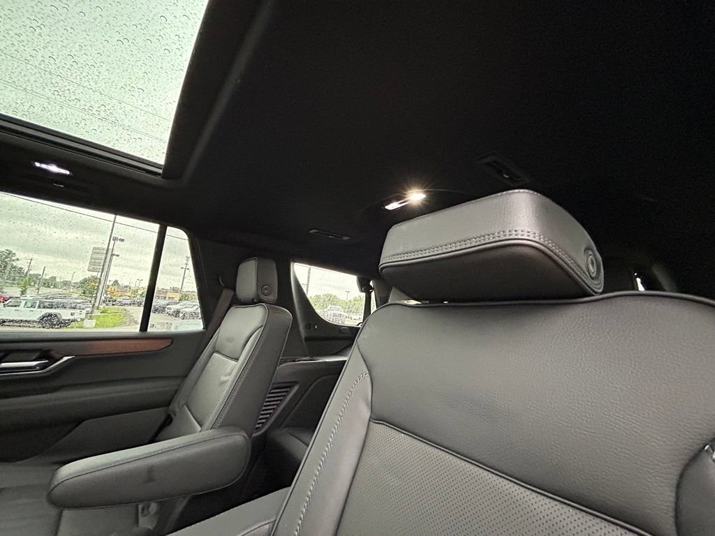 Used 2025 GMC Yukon Denali w/ Denali Reserve Package AWD/4WD image 25