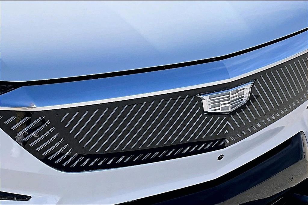Certified 2025 Cadillac Optiq Luxury 1 image 28