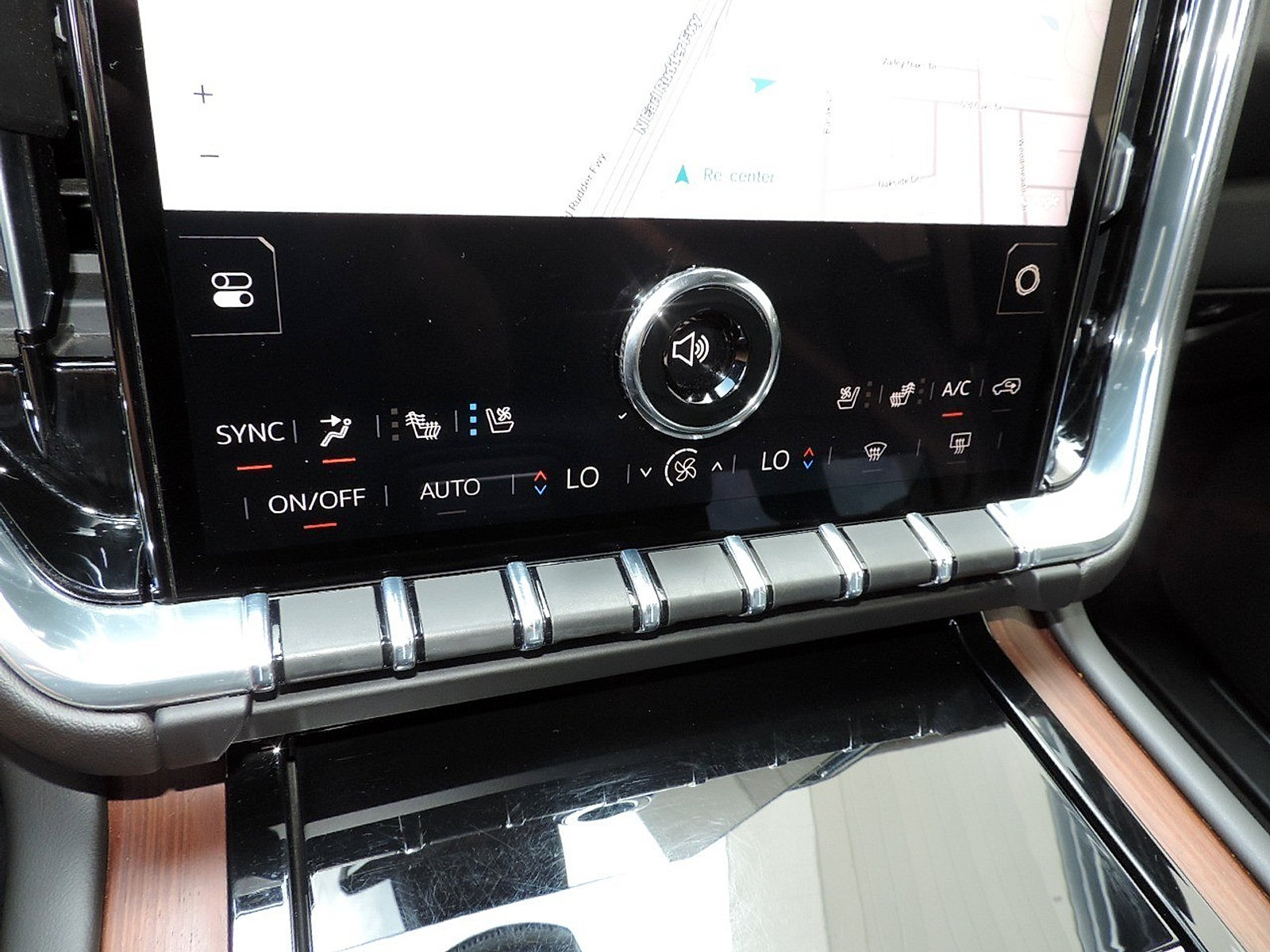 Certified 2025 GMC Yukon XL Denali AWD/4WD image 23