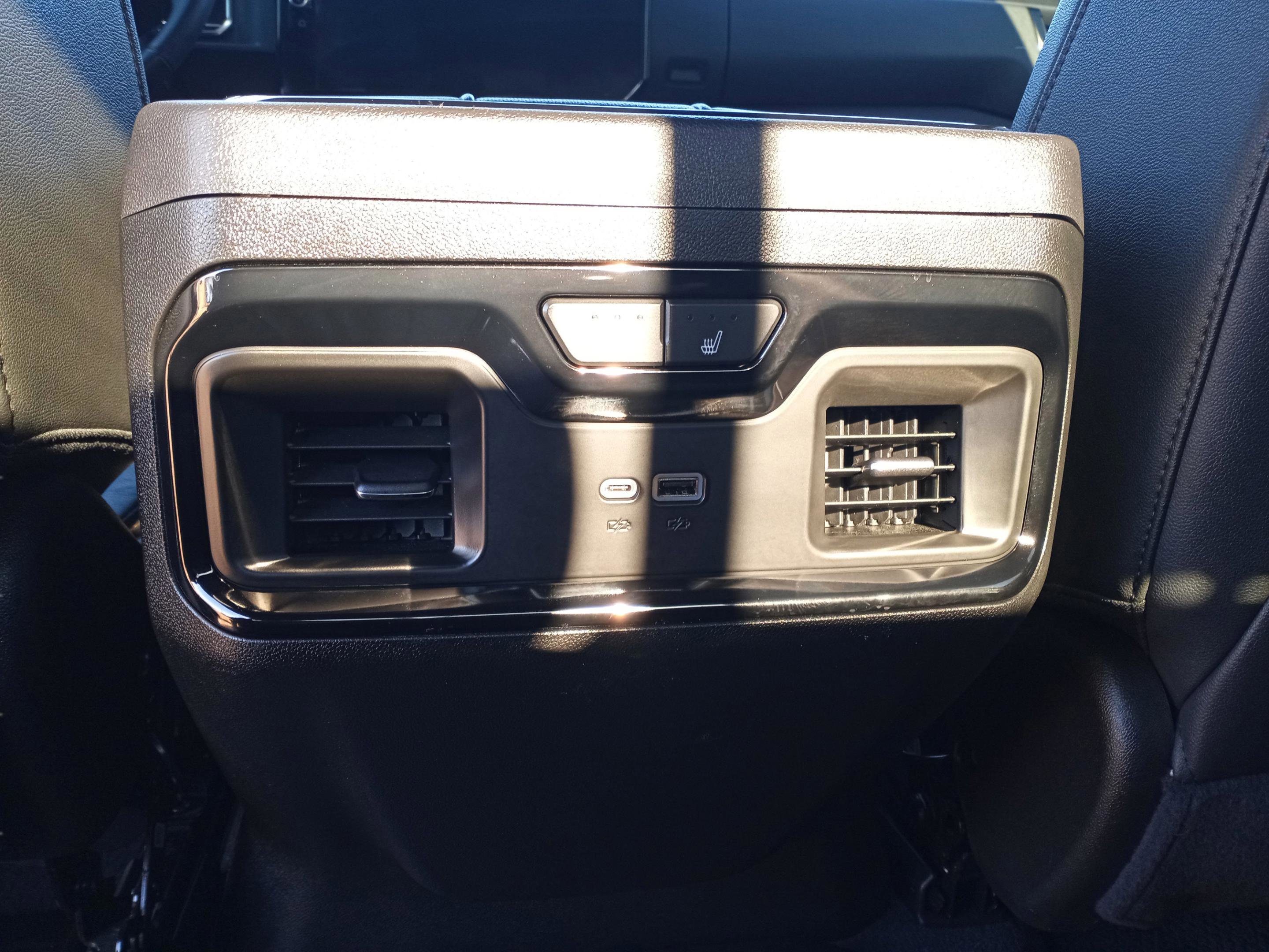 Used 2024 GMC Sierra 1500 AT4 w/ Technology Package image 27