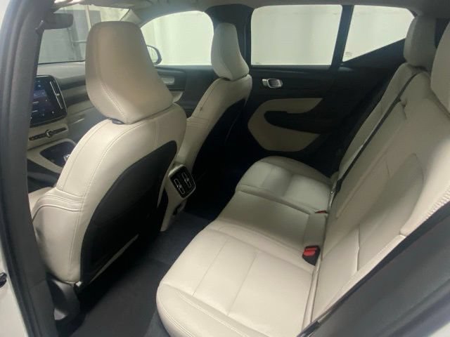Used 2024 Volvo XC40 B5 Ultimate w/ Climate Package AWD/4WD image 10