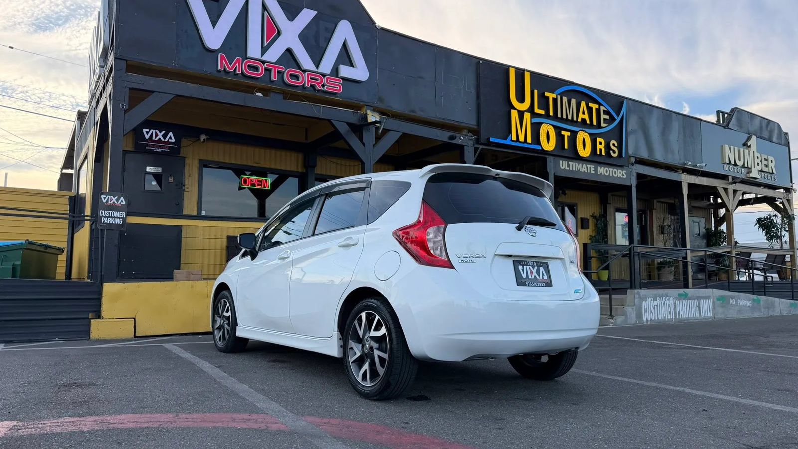 Used 2015 Nissan Versa Note SR FWD image 7