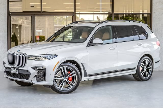 Used 2022 BMW X7 xDrive40i w/ M Sport Package AWD/4WD image 2