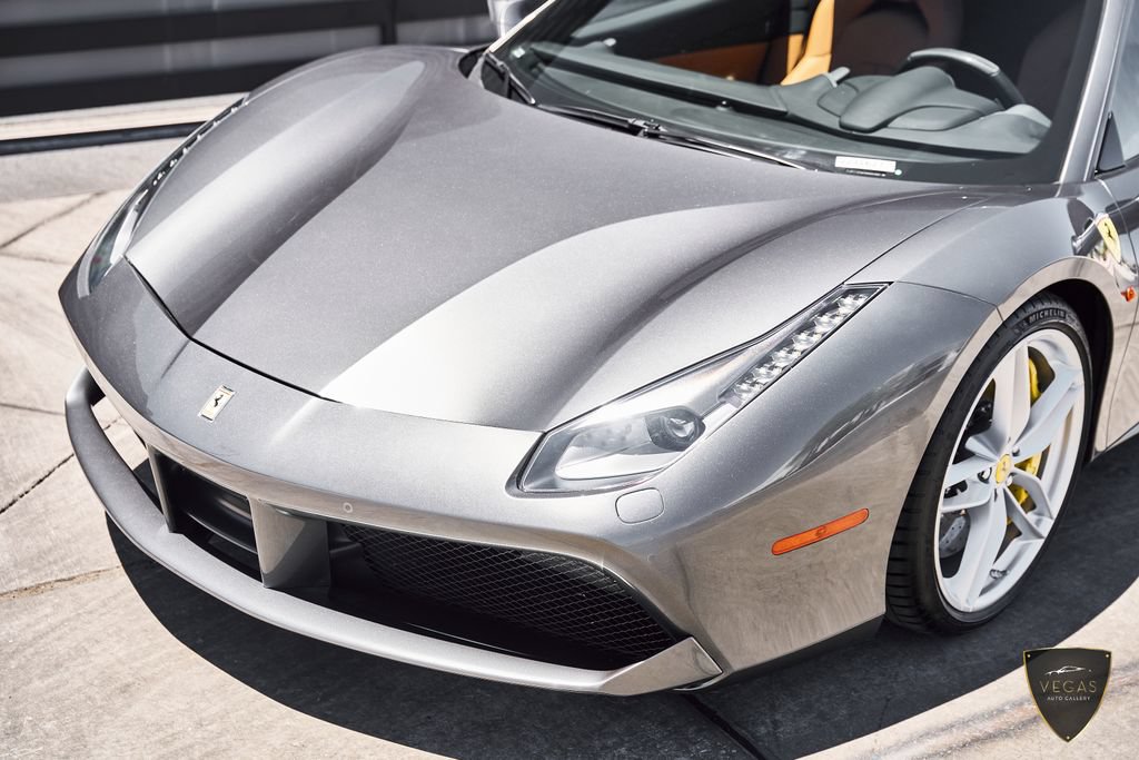 Used 2018 Ferrari 488 GTB RWD image 6