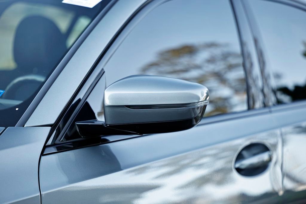 Used 2023 BMW 330i xDrive 330i xDrive w/ Driving Assistance Package image 11