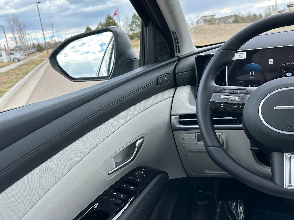 New 2025 Hyundai Tucson Limited image 18
