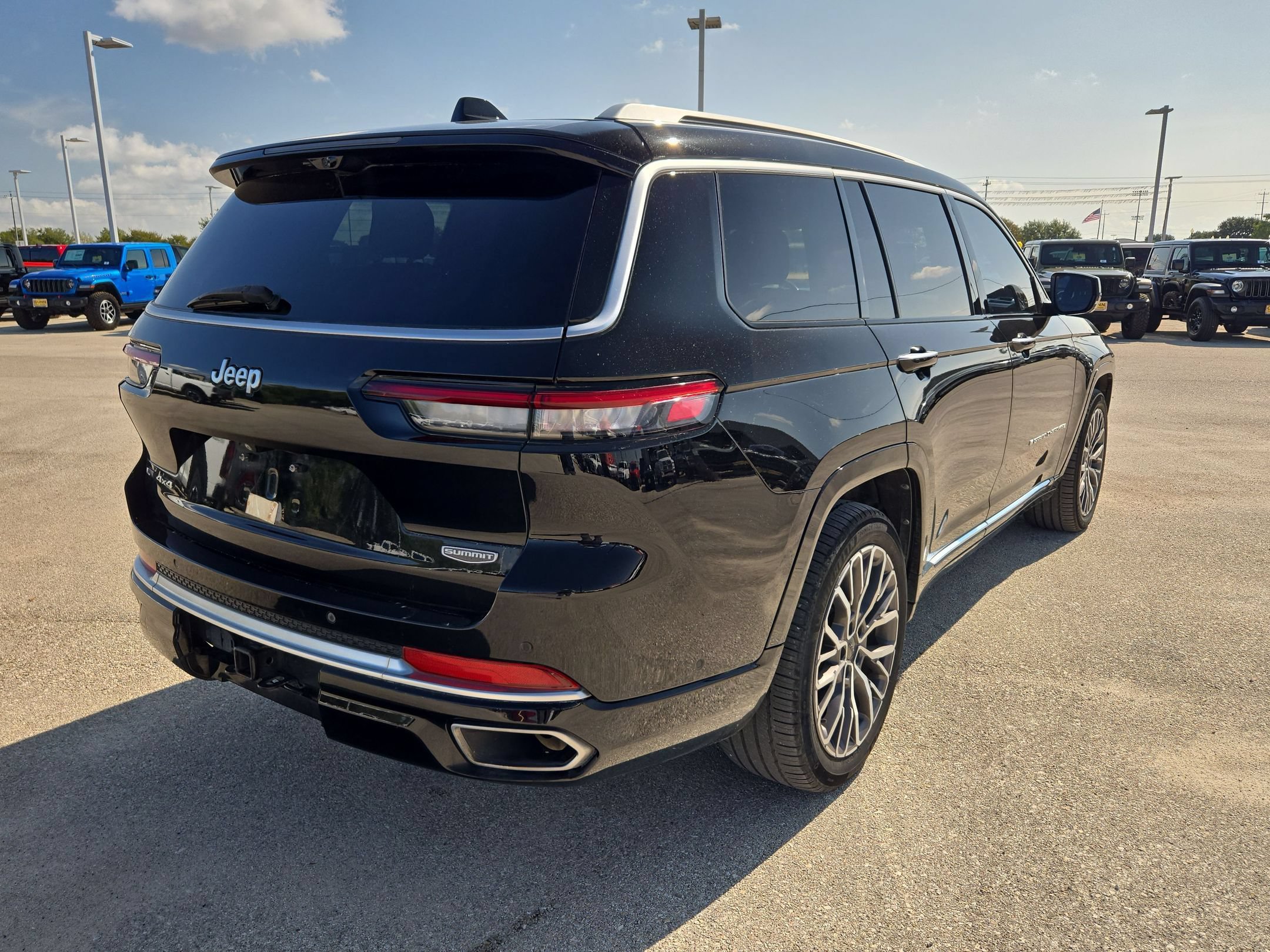 Used 2021 Jeep Grand Cherokee L Summit AWD/4WD image 3