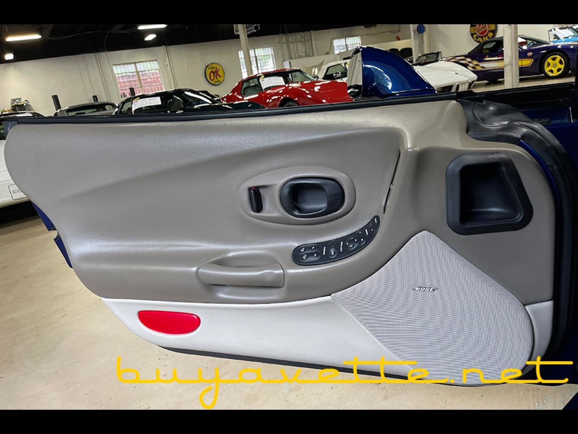 Used 2004 Chevrolet Corvette Coupe w/ Preferred Equipment Group image 19