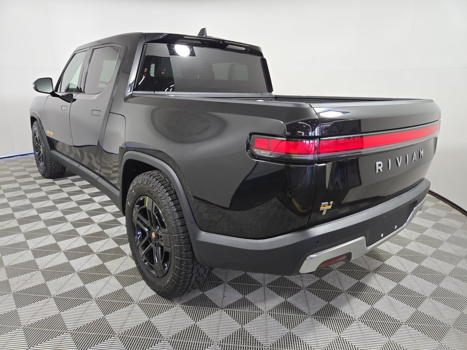Used 2023 Rivian R1T Adventure Quad AWD/4WD image 3