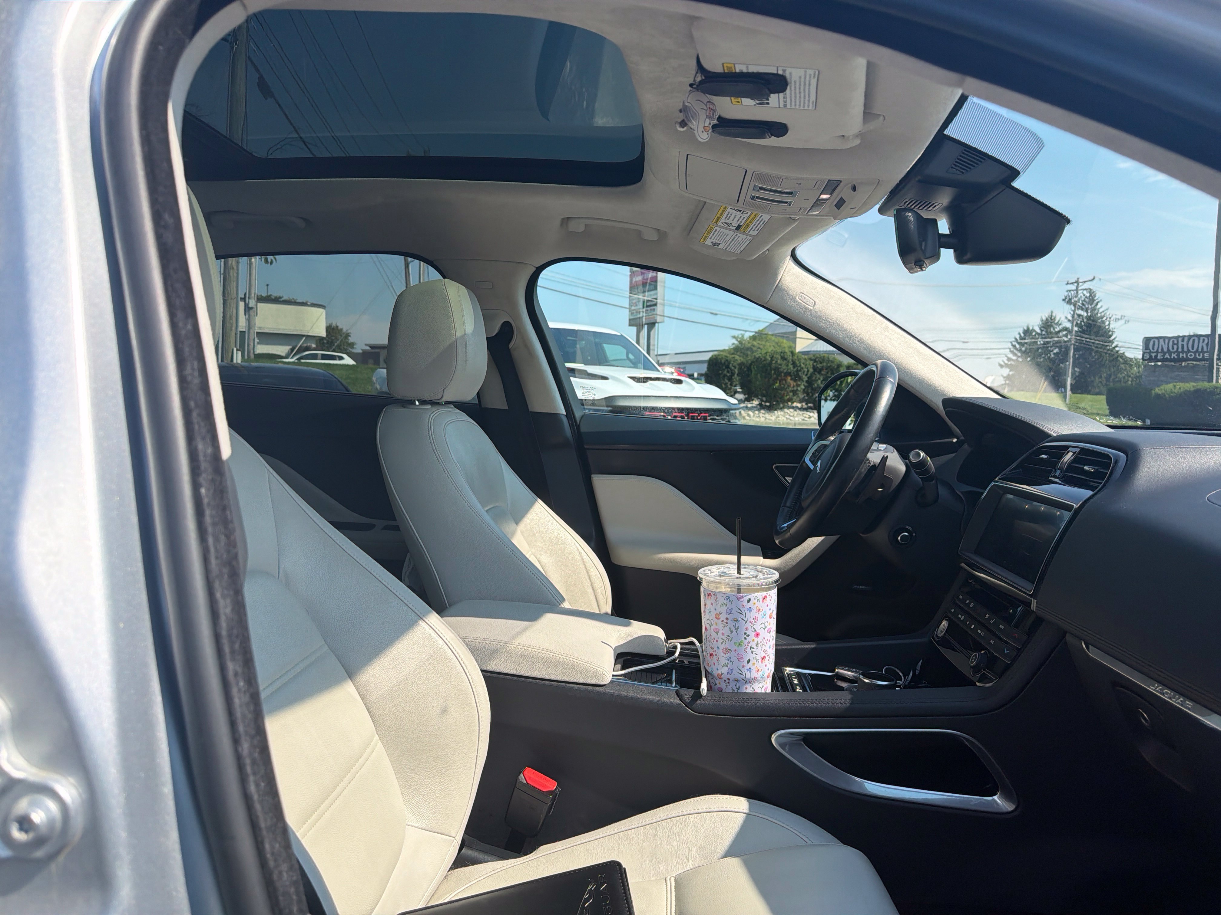 Used 2019 Jaguar F-PACE Prestige AWD/4WD image 22