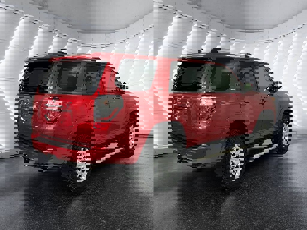 Used 2021 Toyota 4Runner SR5 Premium image 4