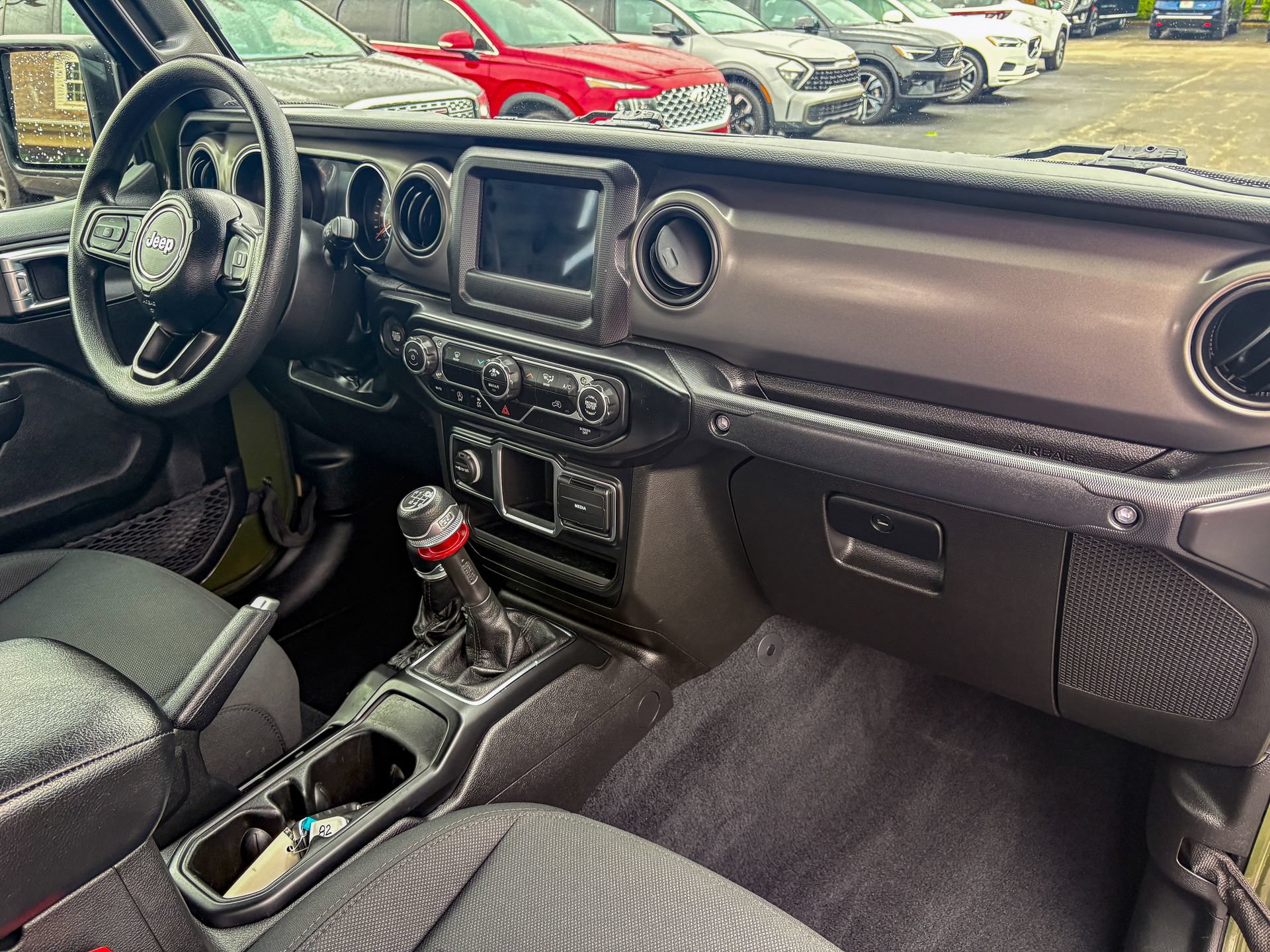 Used 2022 Jeep Gladiator Sport w/ Trailer Tow Package AWD/4WD image 22