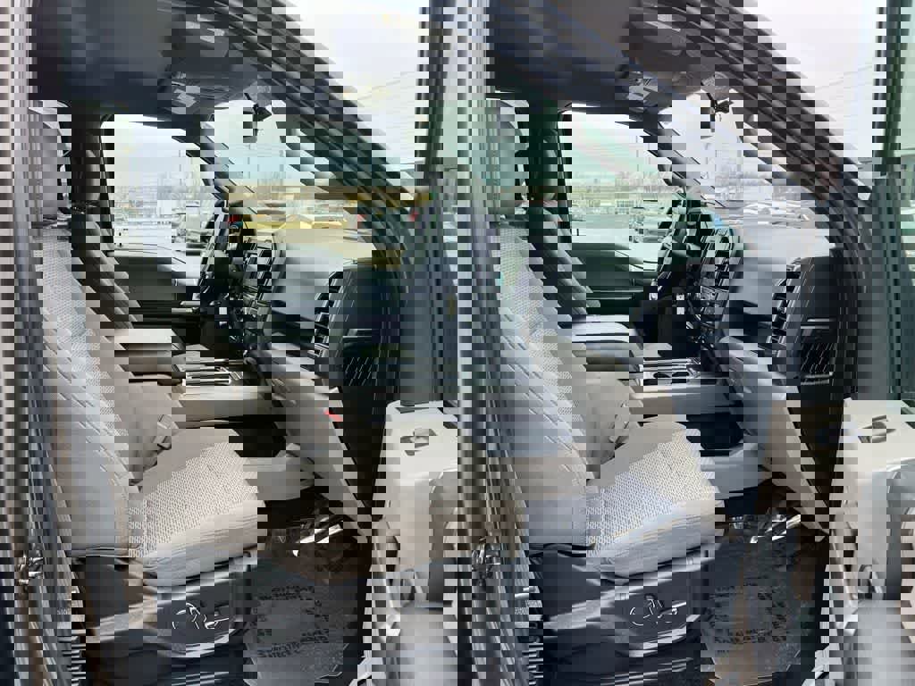 Used 2017 Ford F150 XLT w/ Equipment Group 302A Luxury image 24