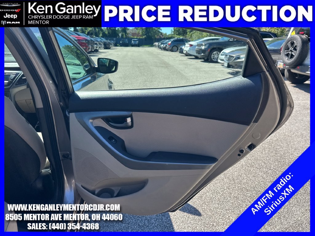 Used 2014 Hyundai Elantra SE w/ Option Group 02 FWD image 22