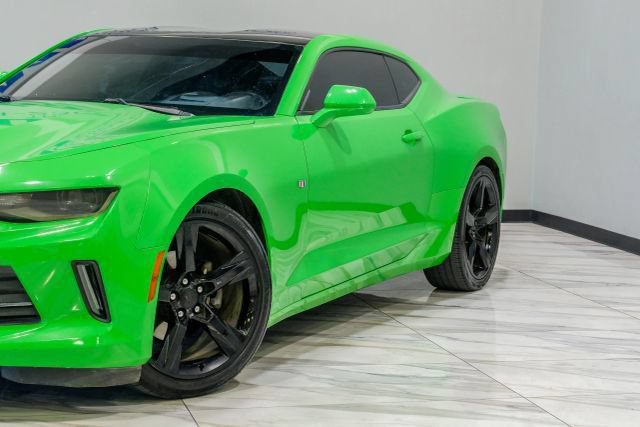 Used 2017 Chevrolet Camaro LT RWD image 7