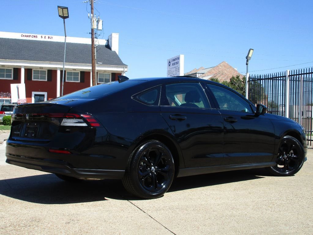 Used 2025 Honda Accord SE image 6