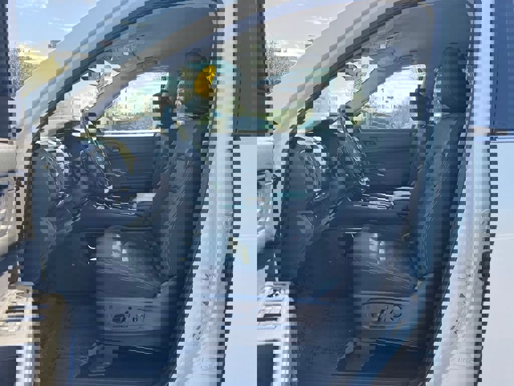 Used 2024 Nissan Pathfinder SV image 25