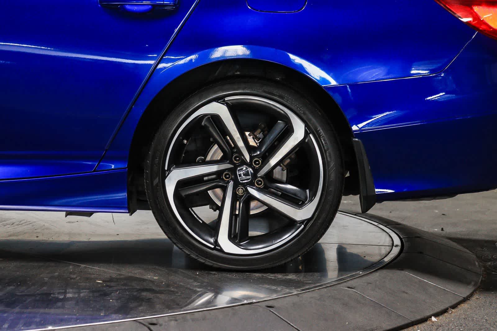 Used 2018 Honda Accord Sport image 10