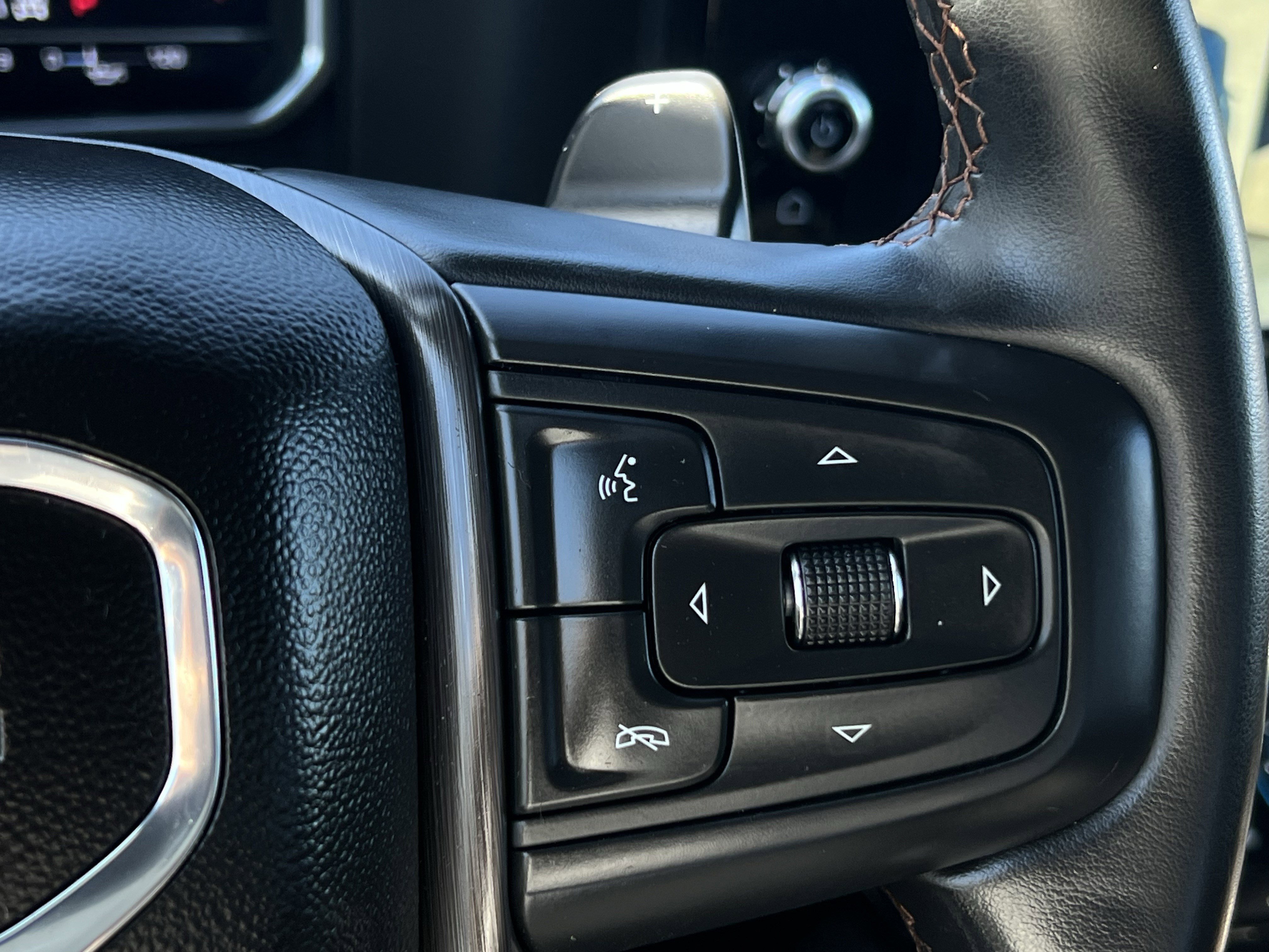 Used 2024 GMC Sierra 1500 AT4 w/ Technology Package image 13