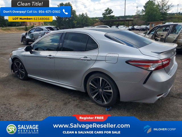 Used 2018 Toyota Camry XSE FWD image 3