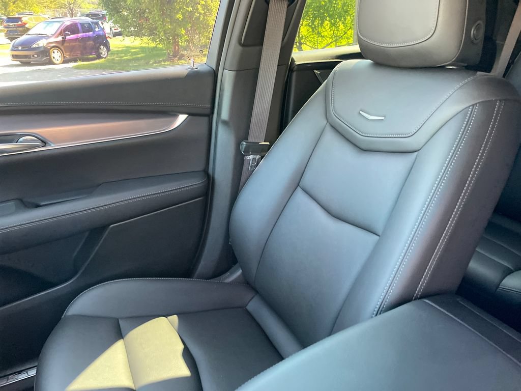 Used 2020 Cadillac XT5 Luxury FWD image 16