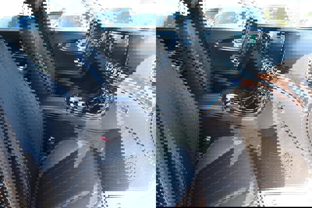 Used 2018 Mercedes-Benz E 300 image 17