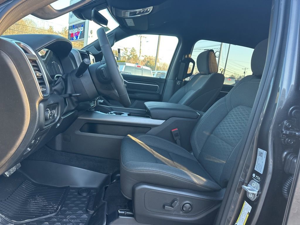 New 2026 RAM 1500 4x4 Crew Cab image 10