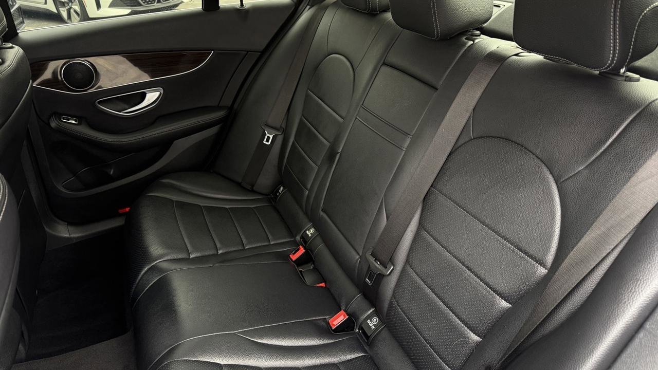 Used 2018 Mercedes-Benz C 300 Sedan image 29