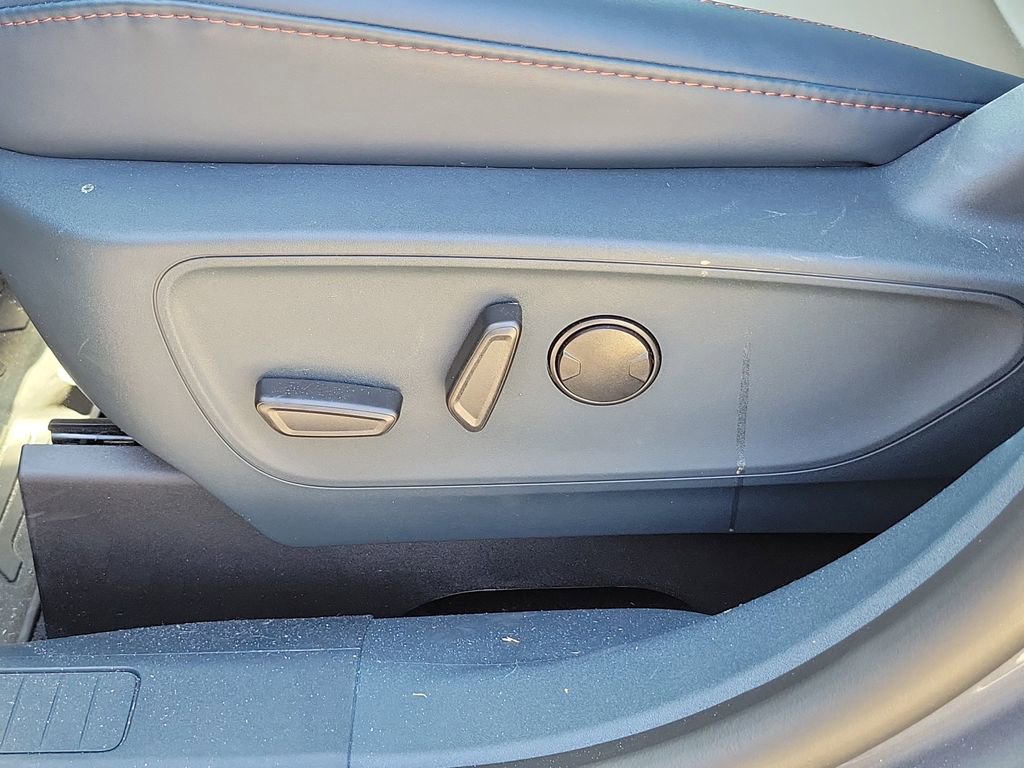 Used 2025 Ford Maverick Lariat image 25