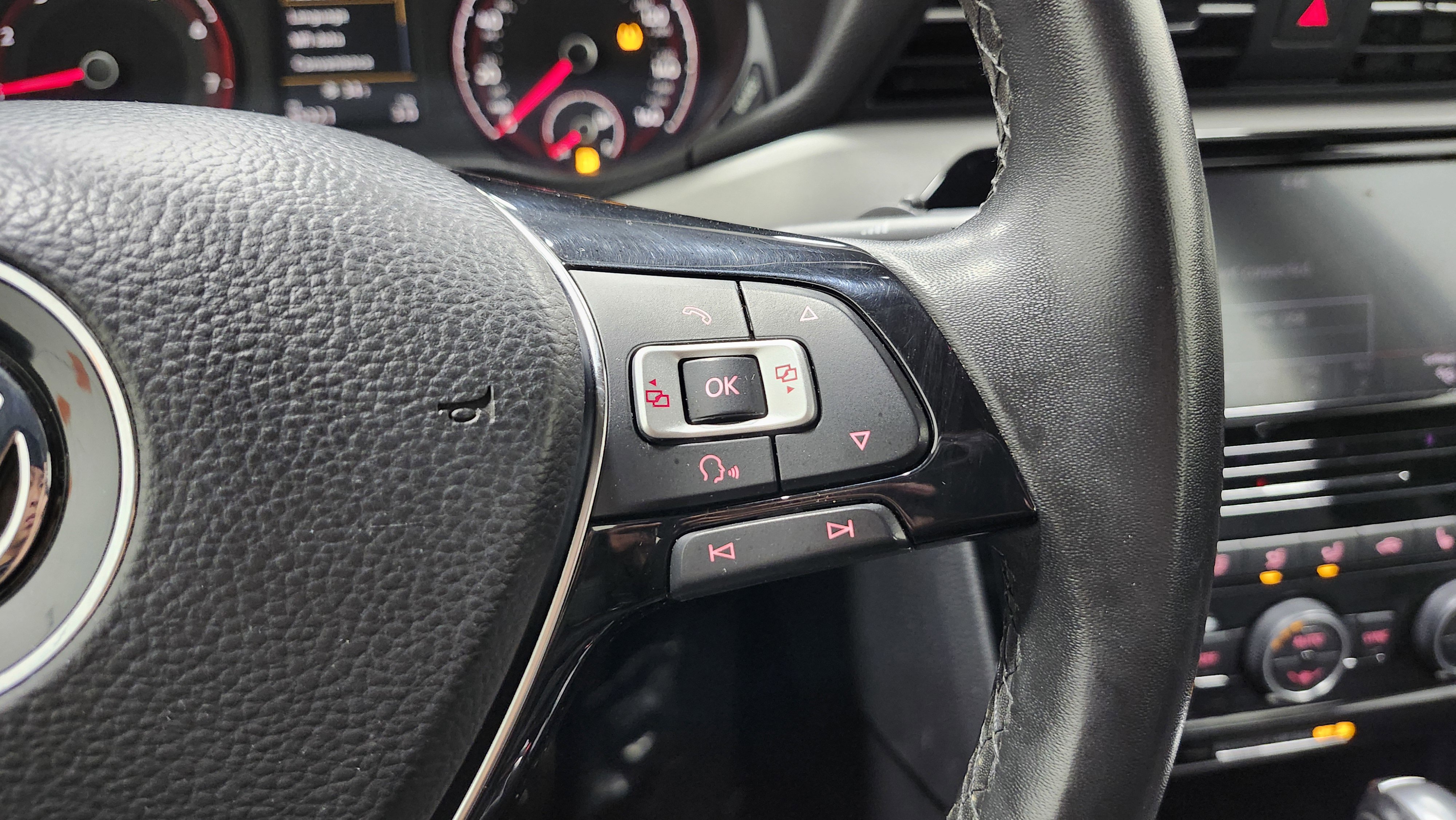 Used 2021 Volkswagen Passat 2.0T SE image 34