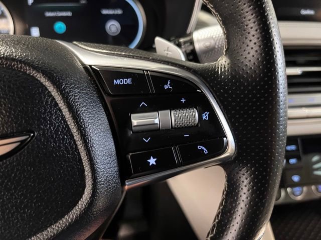 Used 2025 Genesis G70 2.5T RWD image 26