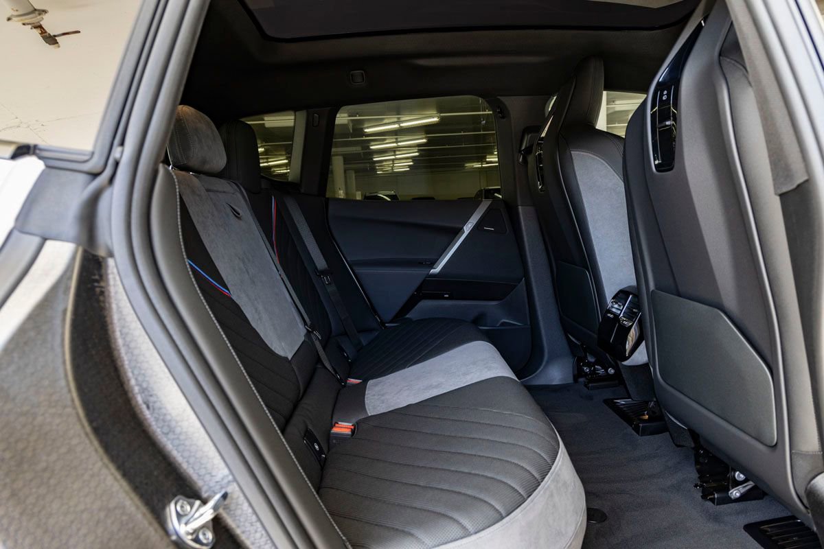 New 2026 BMW iX xDrive45 w/ M Sport Package image 24