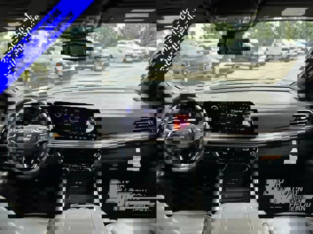 New 2025 Chevrolet Suburban Premier w/ Sun And Tow Package image 15