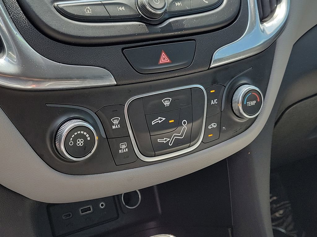 Used 2020 Chevrolet Equinox LS image 24
