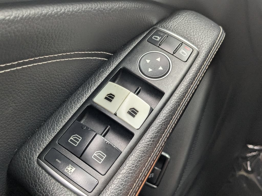 Used 2015 Mercedes-Benz GLA 250 image 9