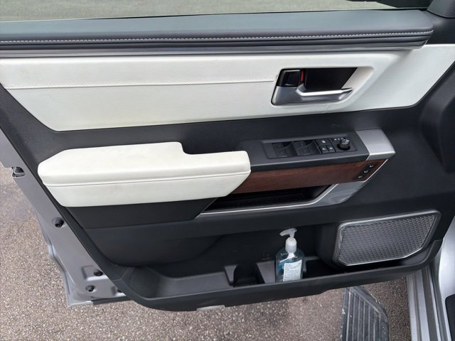 Used 2024 Toyota Sequoia Capstone image 18