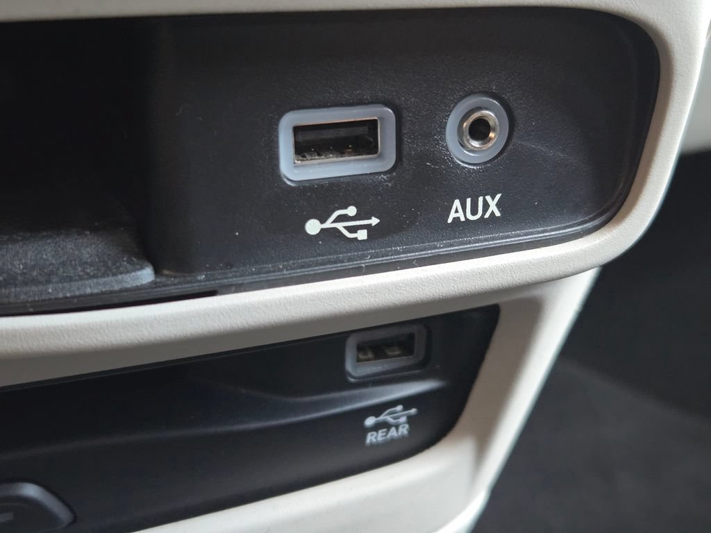 Certified 2018 Chrysler Pacifica Touring-L Plus FWD image 15