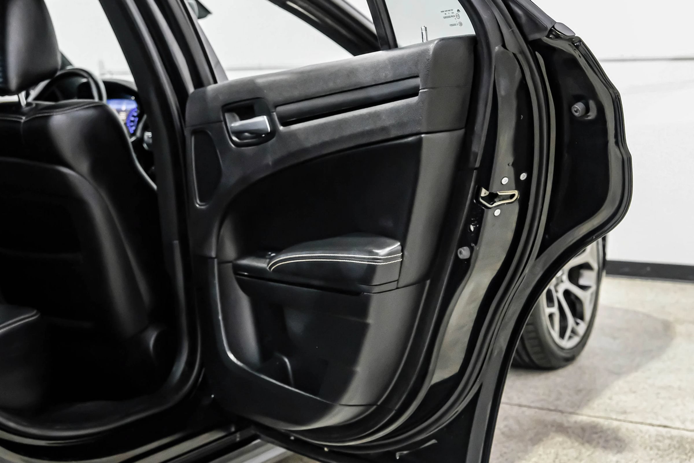 Used 2015 Chrysler 300 S w/ 300S Premium Group RWD image 60