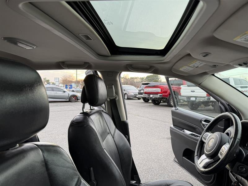 Used 2015 Jeep Compass High Altitude image 15