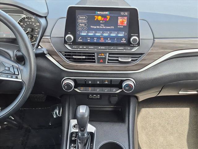 Used 2025 Nissan Altima 2.5 SV FWD image 14