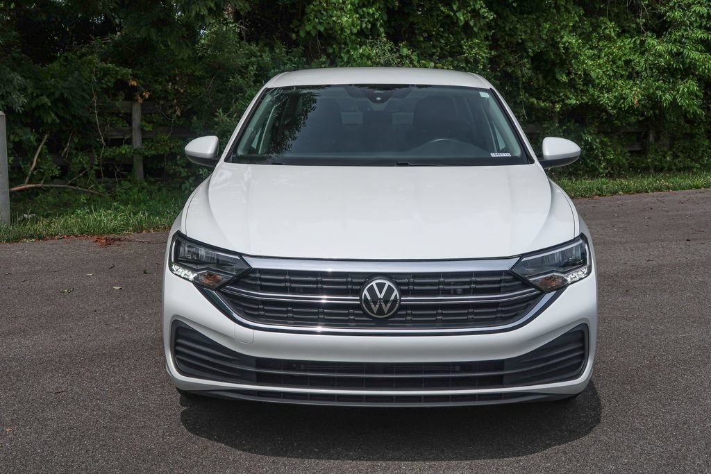Used 2023 Volkswagen Jetta SE FWD image 5