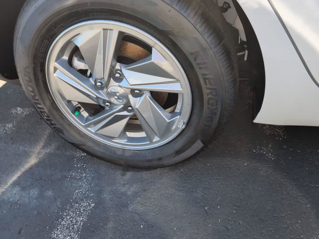 New 2026 Hyundai Elantra SE FWD image 13