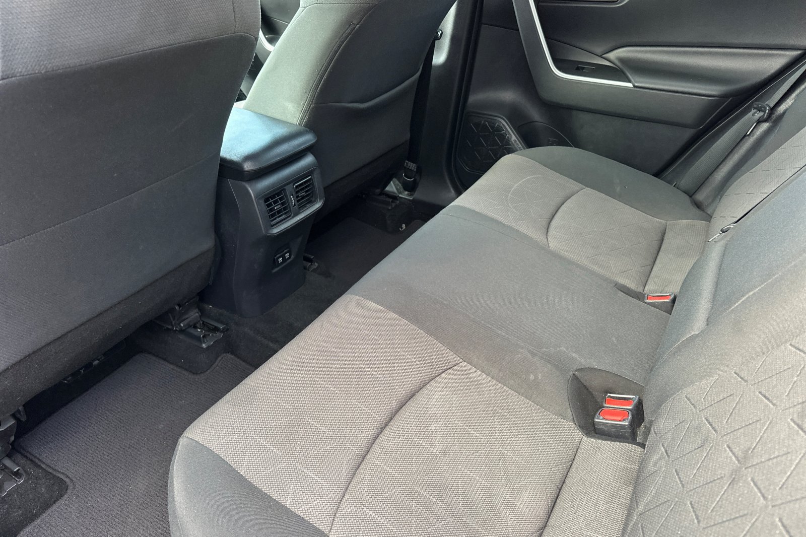 Certified 2019 Toyota RAV4 XLE w/ Convenience Package AWD/4WD image 12