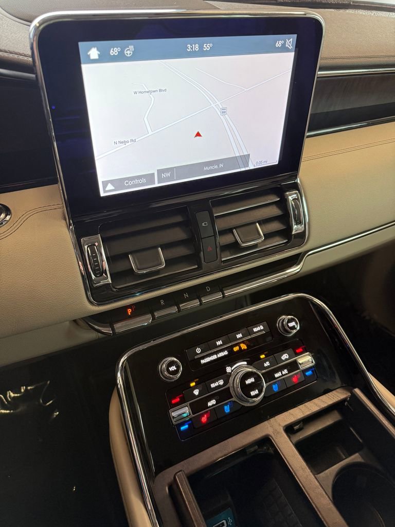 Used 2019 Lincoln Navigator Reserve AWD/4WD image 10